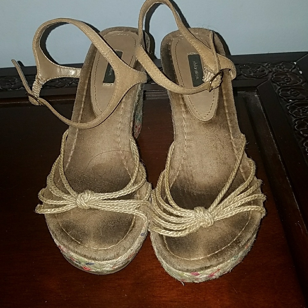Summer wedge